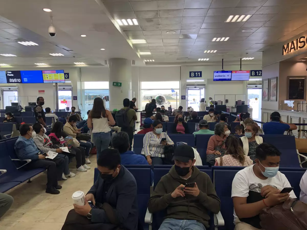 Sala de espera vuelo de Volaris a Santa Lucía