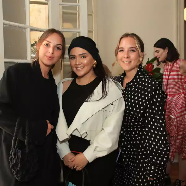 Alix Tual, Daniela Carrilo y Gabriela Landerreche