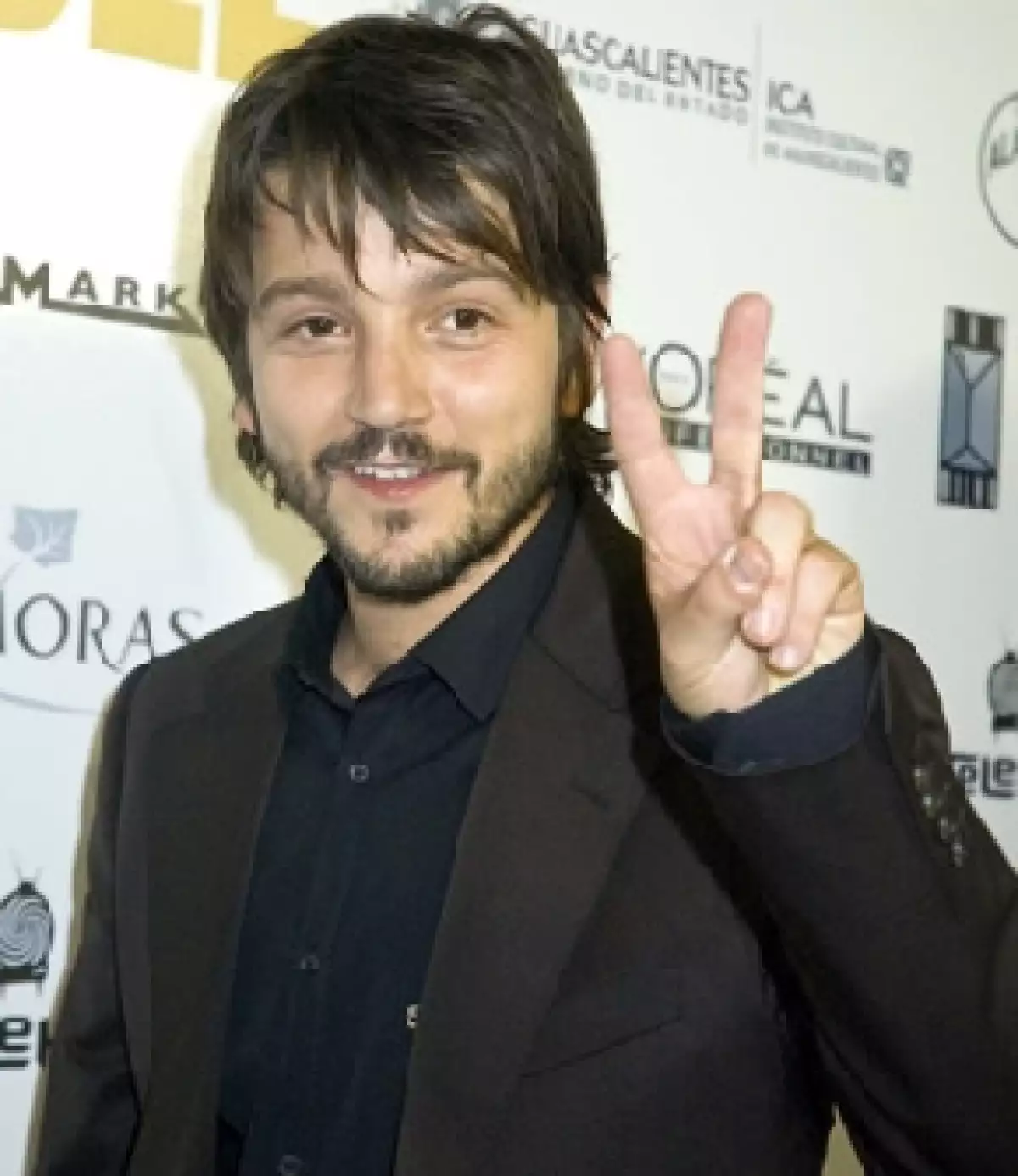 El actor visitará algunos albergues para entregar los artículos donados por el público a los damnificados por el huracán `Alex´.