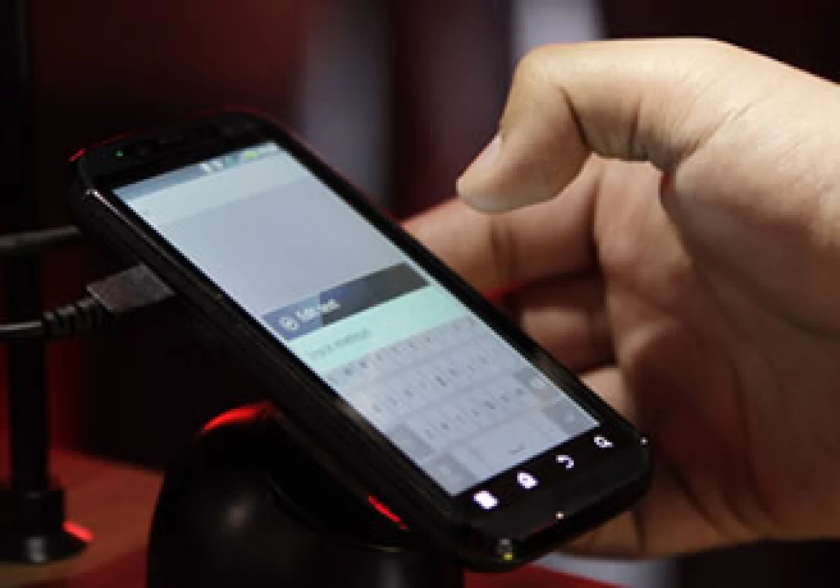 El Motorola Bionic fue presentado en la feria de tecnología CES de Las Vegas 2011. (Foto: AP)