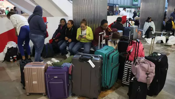 Aerolíneas en México cancelan vuelos ante falla de servicios de Microsoft
