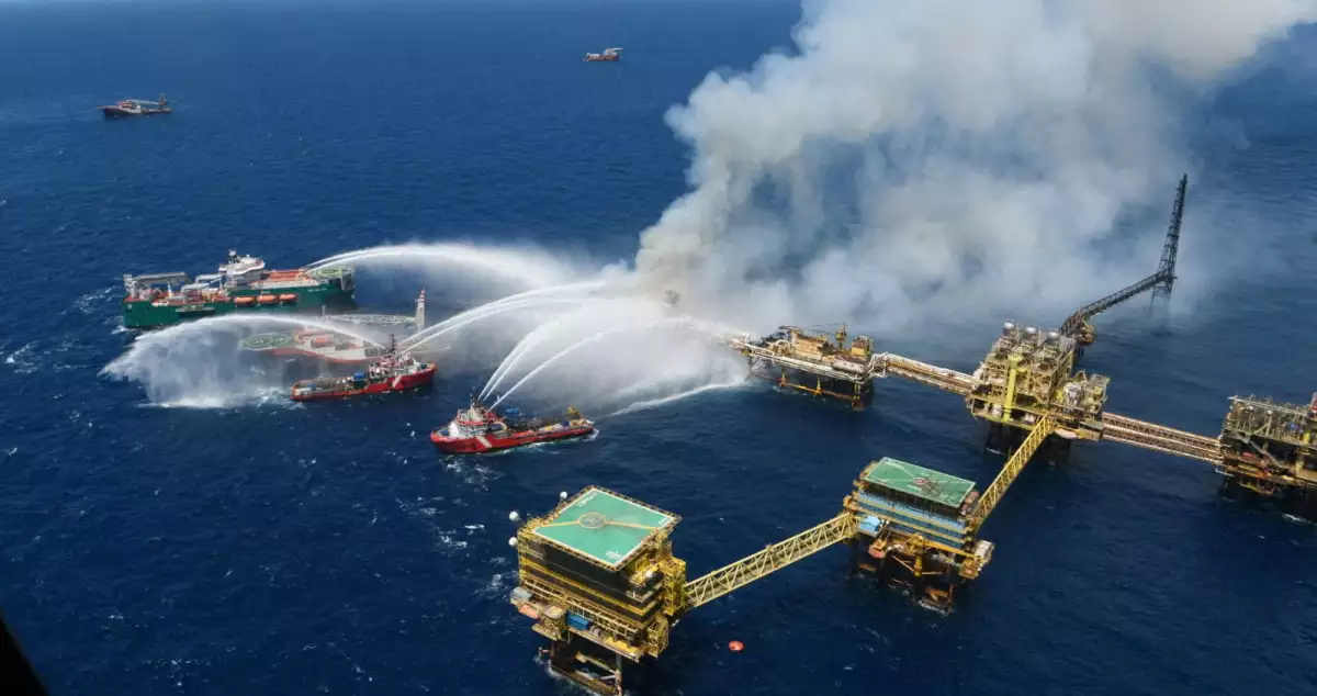 Incendio en plataforma Pemex