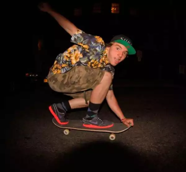 La patineta es una de las pasiones de Rocco.