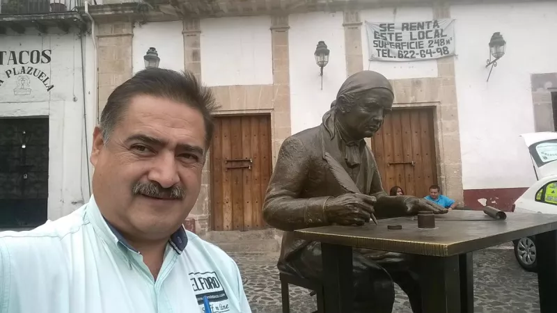 El periodista de 55 años fue atacado a la salida de su domicilio.