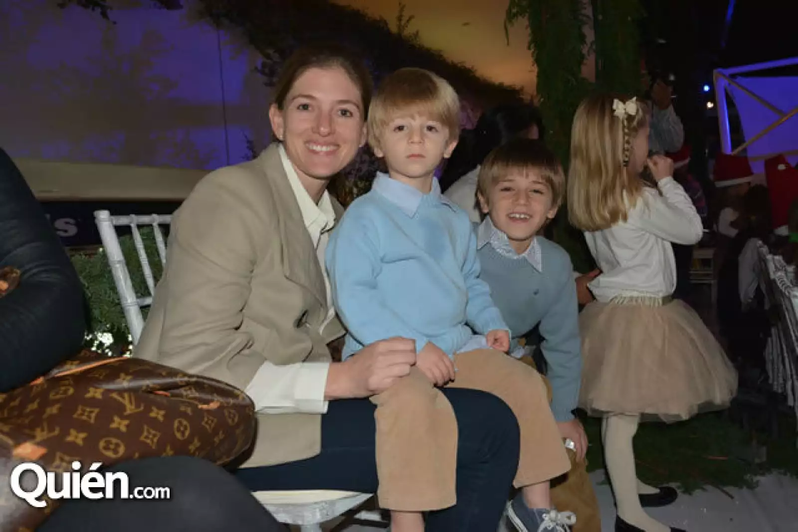 Mónica Marseille con Santiago y Pablo Páramo