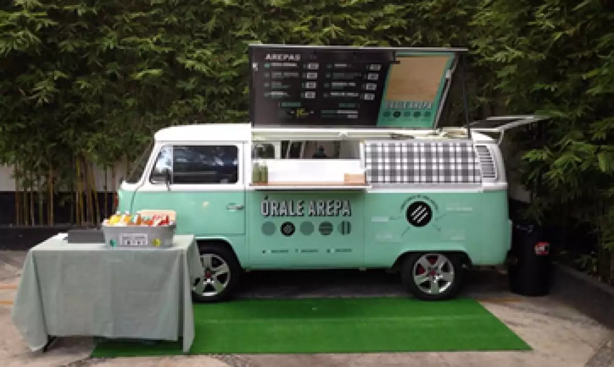 La Asociación Mexicana de Food Trucks buscará que exista una legislación para sus negocios en el DF. (Foto: Tomada de @oralearepa)