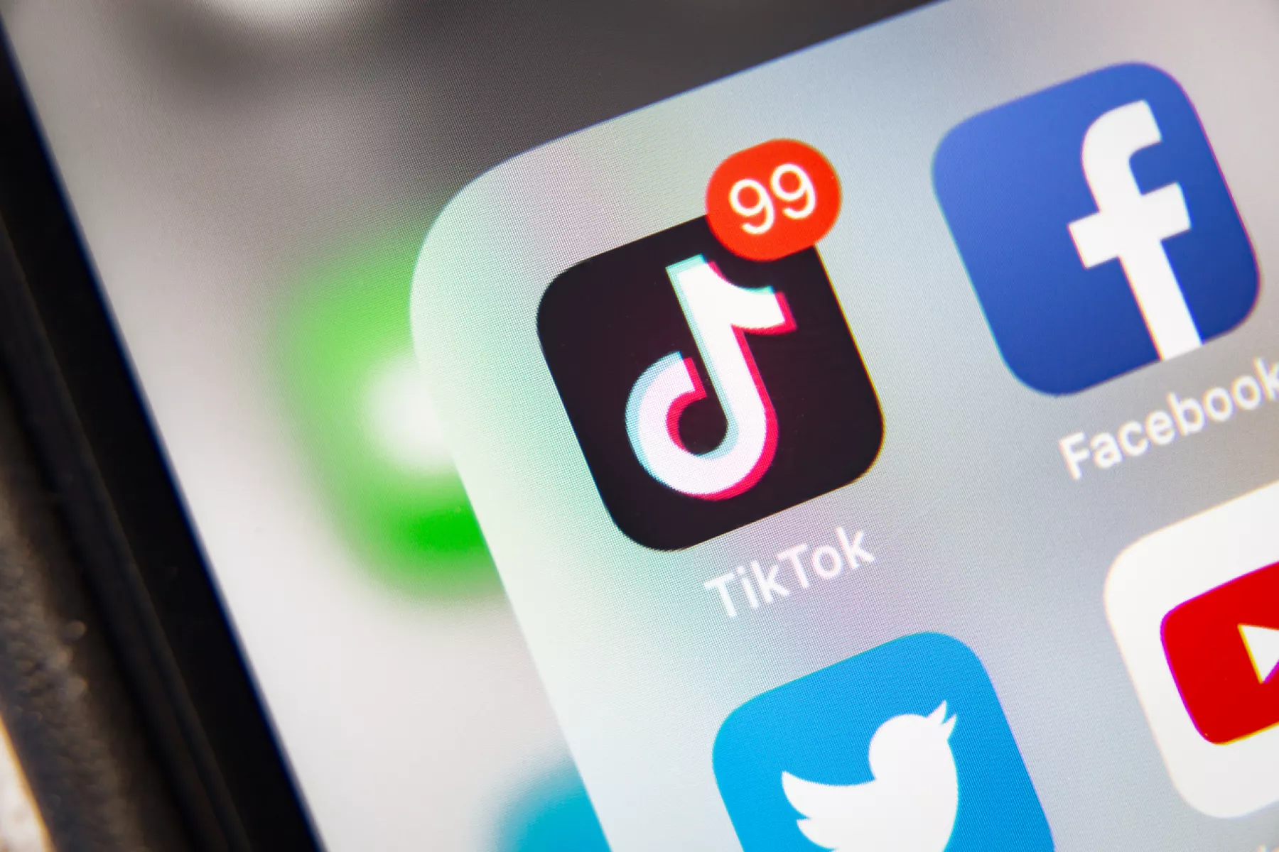 Proponen prohibir Tiktok en Estados Unidos de manera definitiva.