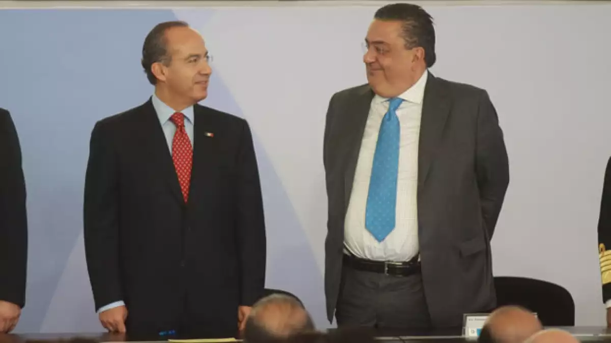 El secretario de Gobernación, Fernando Gómez Mont (d), dijo que la reforma presidencial busca incluir a los ciudadanos en la agenda pública
