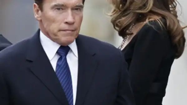 El ex gobernador de California admitió haber tenido un hijo, quien hoy tiene 10 años, con una de las trabajadoras de su casa, cuestión que causó su rompimiento.