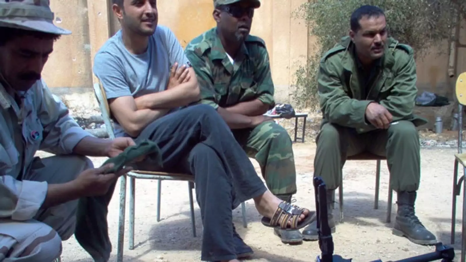 Libia - soldado de EU - grupo en clase