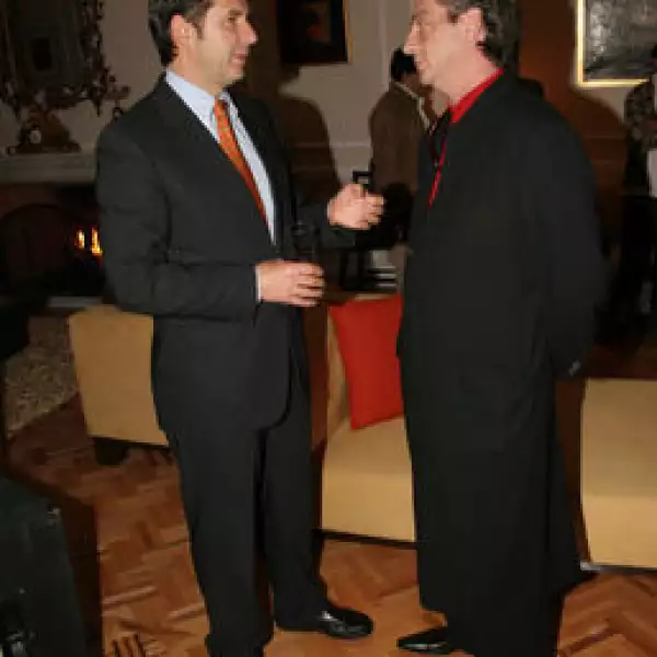 Esteban Moctezuma, Sergio Goitling