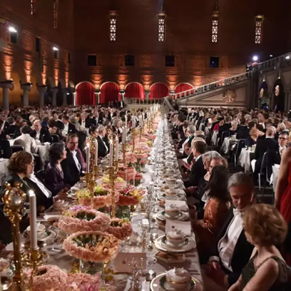 El banquete anual se llevó a cabo en Estocolmo en honor a los ganadores del Premio Nobel de este año.