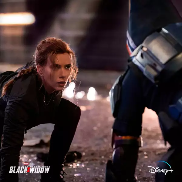 Scarlett Johansson como Black widow