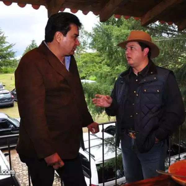 Gabriel Escoto,Eduardo Orendain.