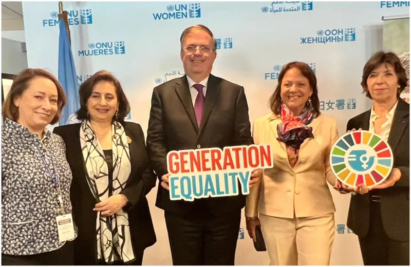 Ebrard presentó el fondo semillas