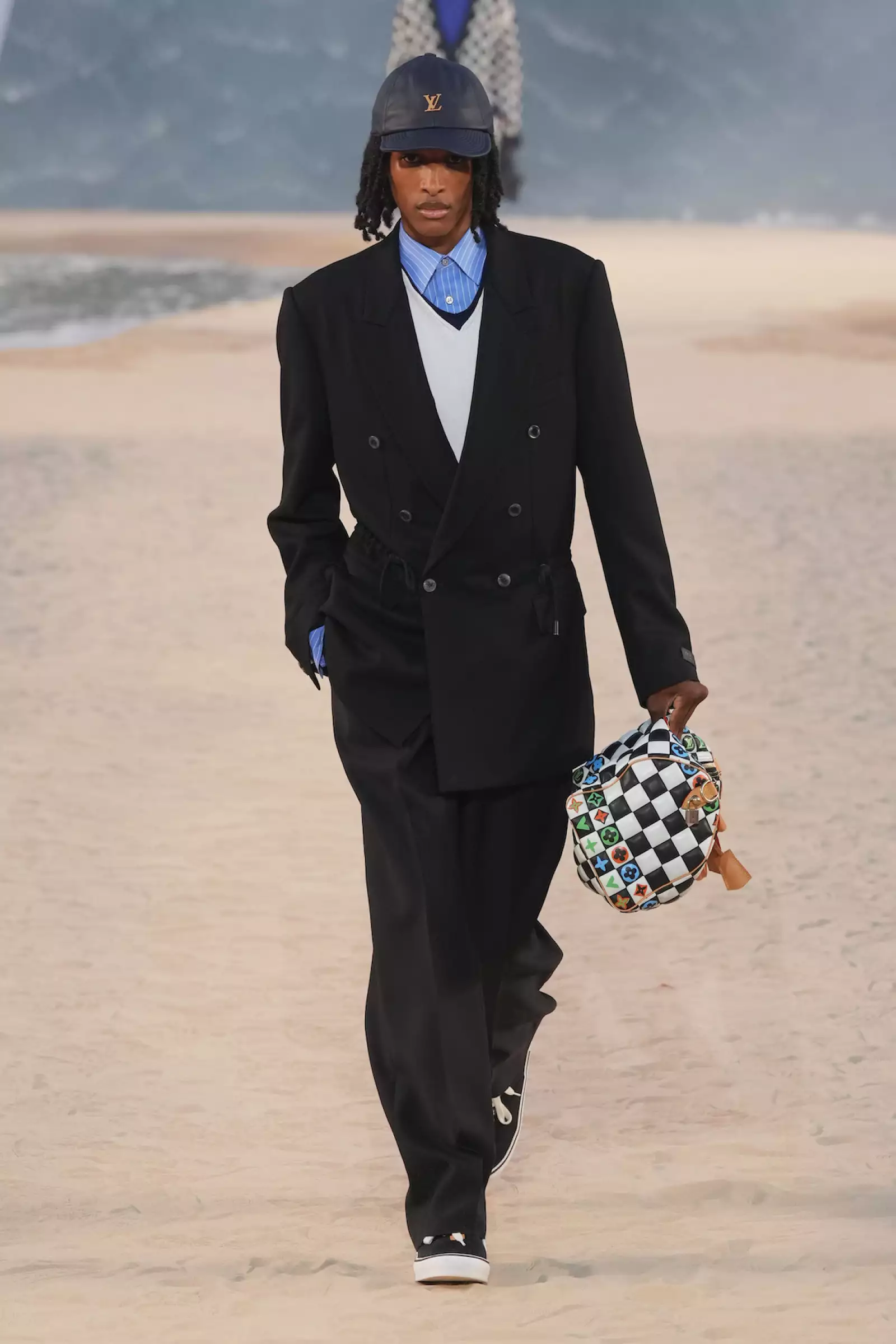 Vuitton m S27 001.jpg