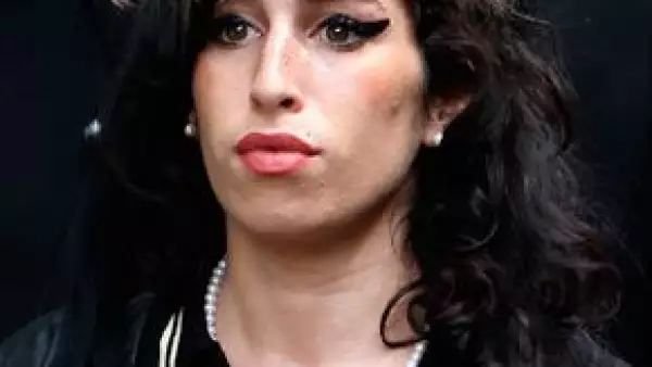 La británica tenía prohibida la entrada a ese país por varios problemas que protagonizó con la ley; sin embargo, por fin podrá obtener el visado y pagar la deuda que tenía con sus fans estadounidenses