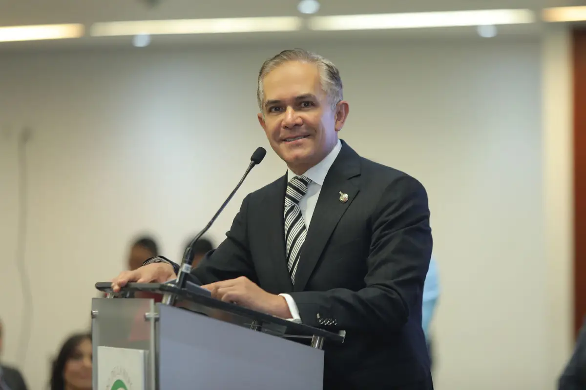 Miguel Ángel Mancera en conferencia