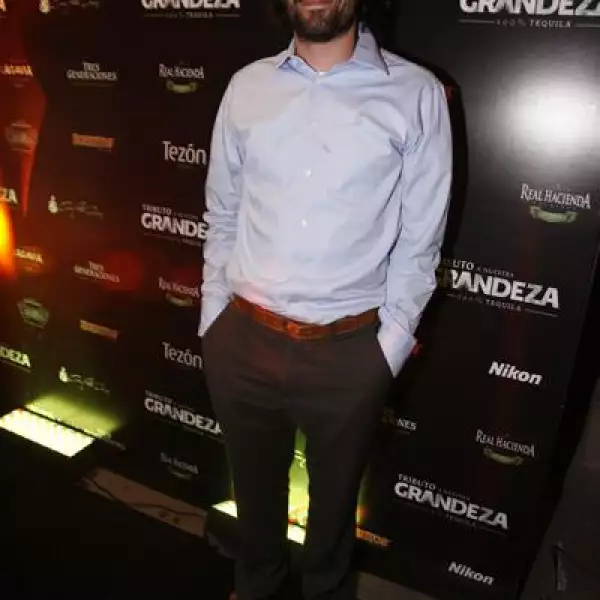 Tributo a nuestra grandeza