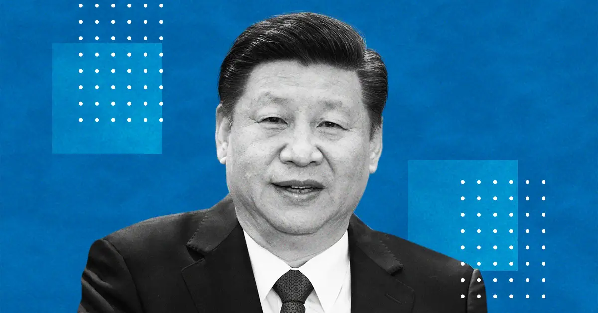 El presidente de China Xi Jinping habla con el presidente ruso Vladimir Putin en una videoconferencia desde el gran salón del pueblo. 