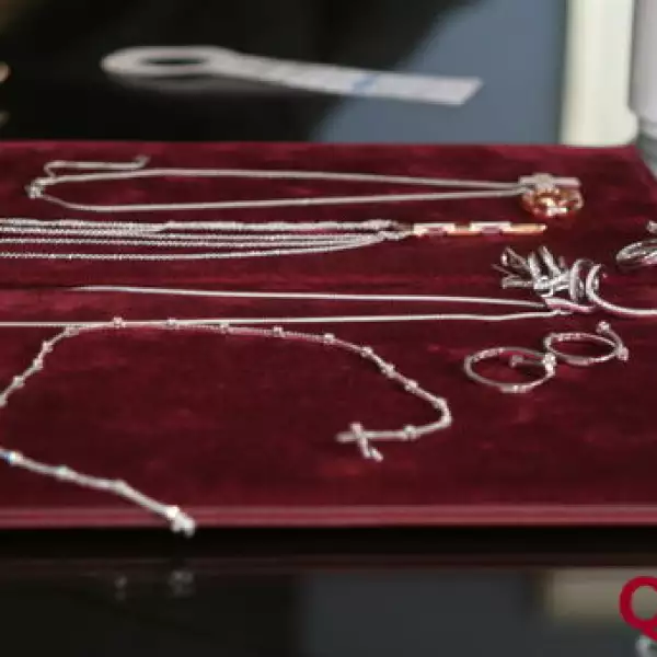 Accesorios para Adriana Lavat