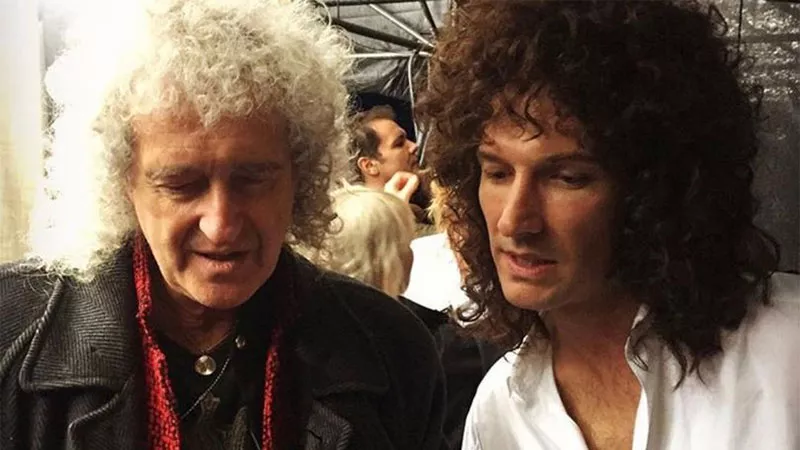Brian May y Gwilym Lee durante la filmación de 'Bohemian Rhapsody' (Cortesía)