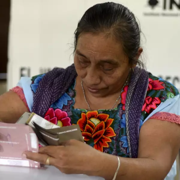 Yucatecos acuden a votar.