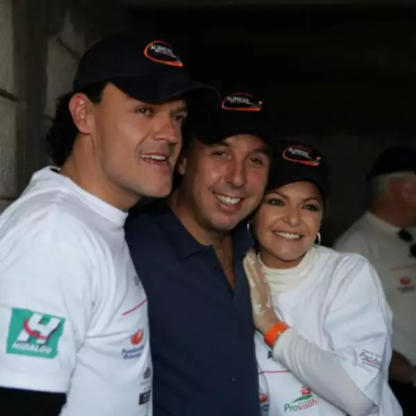 Hasta dio tiempo para la foto. Pedro, Emilio e Itati sonrieron para la cámara.