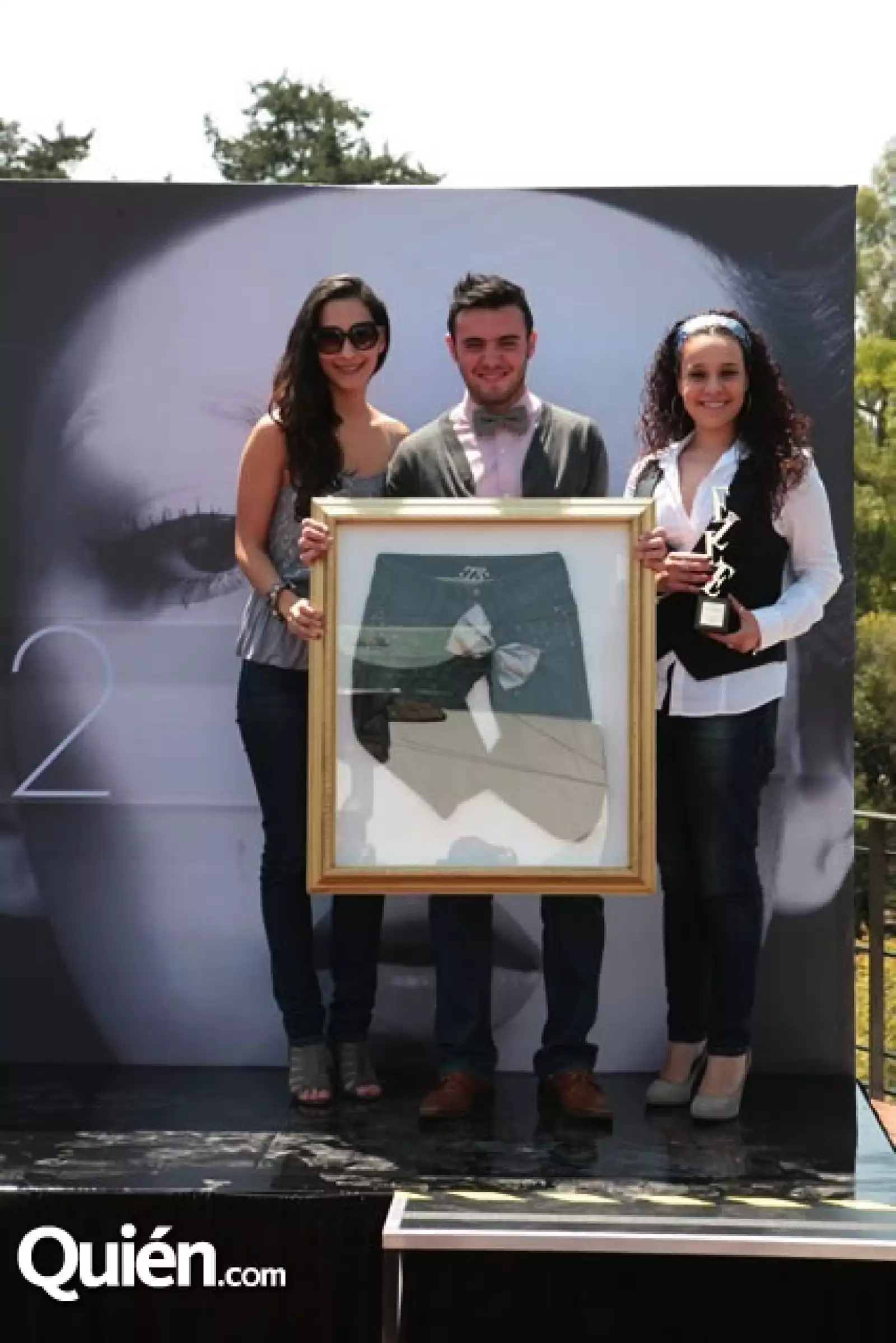 Gabriela Zapata, Armando Reyes y Victoria Witting