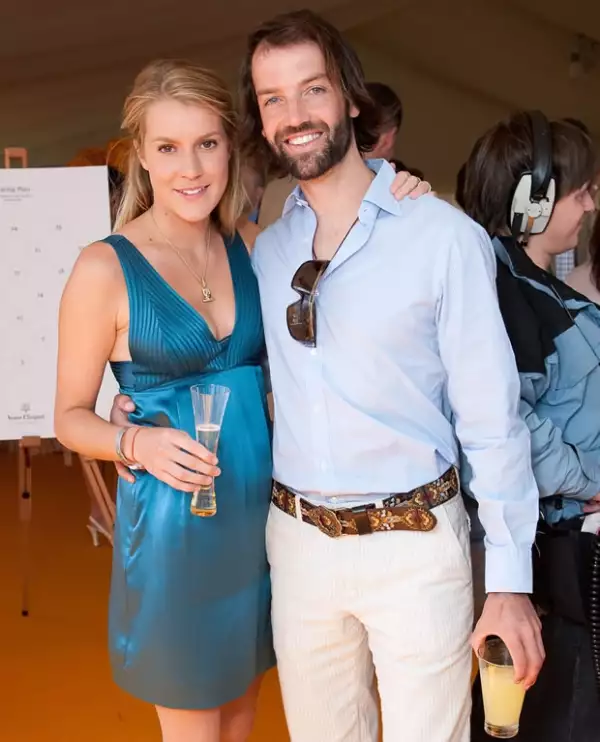 Eliza Pearson, ex esposa de Ned.