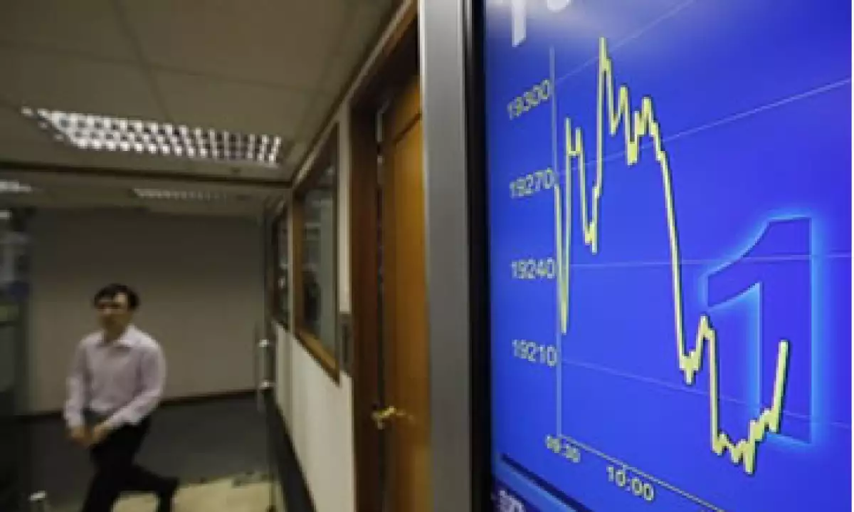 Las acciones bancarias europeas son las que registran mayores pérdidas. (Foto: AP)