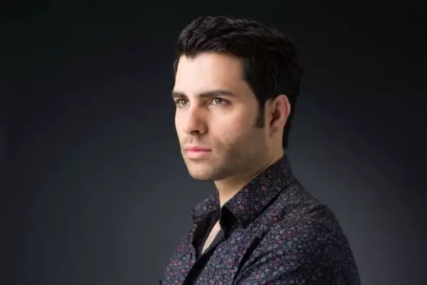 Originario de Mexicali, Alan Slim arranca su carrera como actor en la pantalla chica.