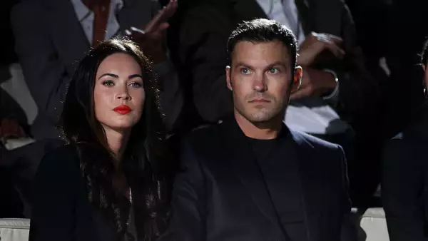 Emporio Armani - Front Row: Milan Fashion Week Womenswear S/S 2011