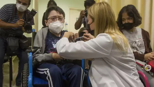 Menores de edad vacunados contra el COVID-19