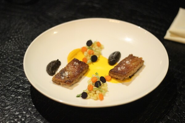 Lechón con mole negro STK.jpg