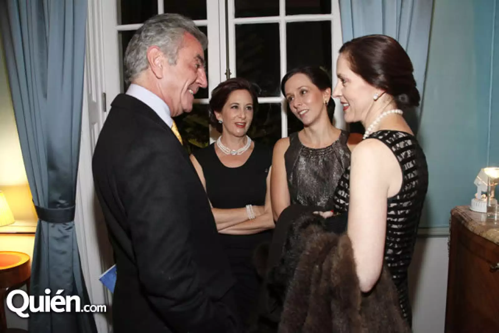 Rodrigo Rivero Lake,Bruni,Claudia y Carolina González Rubio