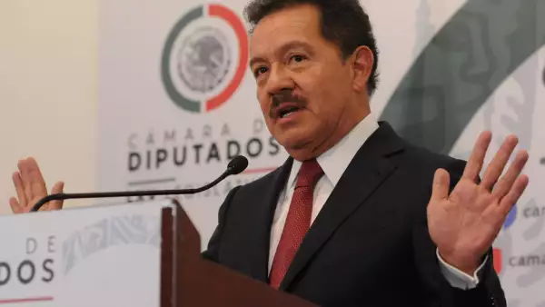 Conferencia de prensa del coordinador de Morena en Diputados, Ignacio Mier.