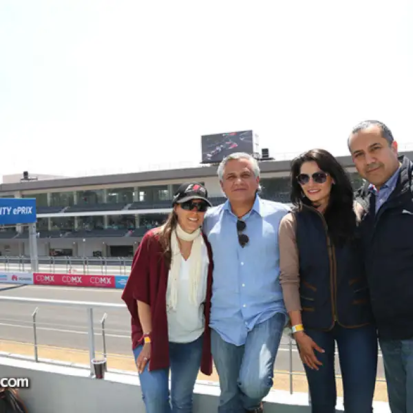 Laura Leal, Francisco Velázquez, Erika Farías y Edgar Genis
