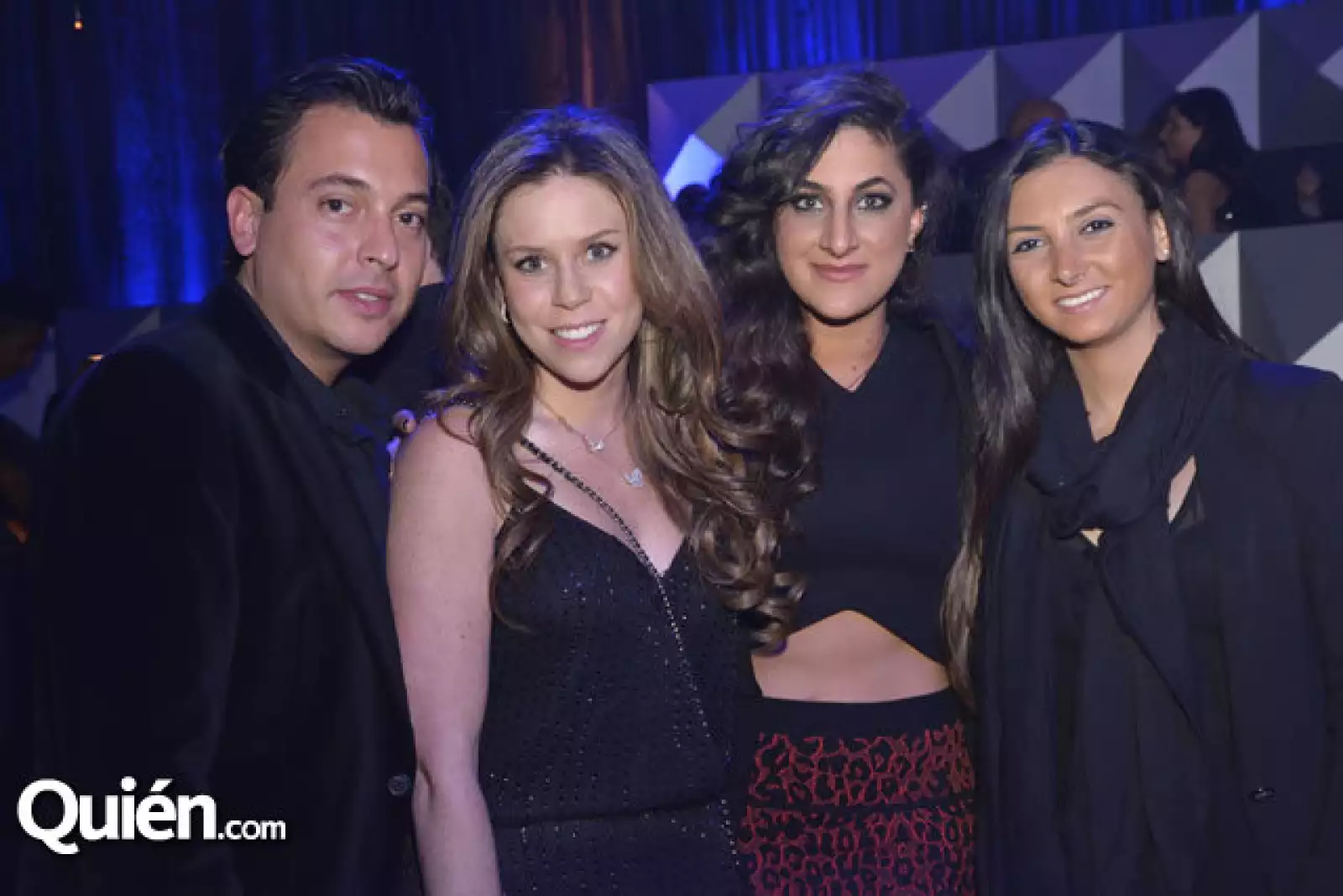 Roberto Charua,Ariela,Daniela y Vicky Chayo