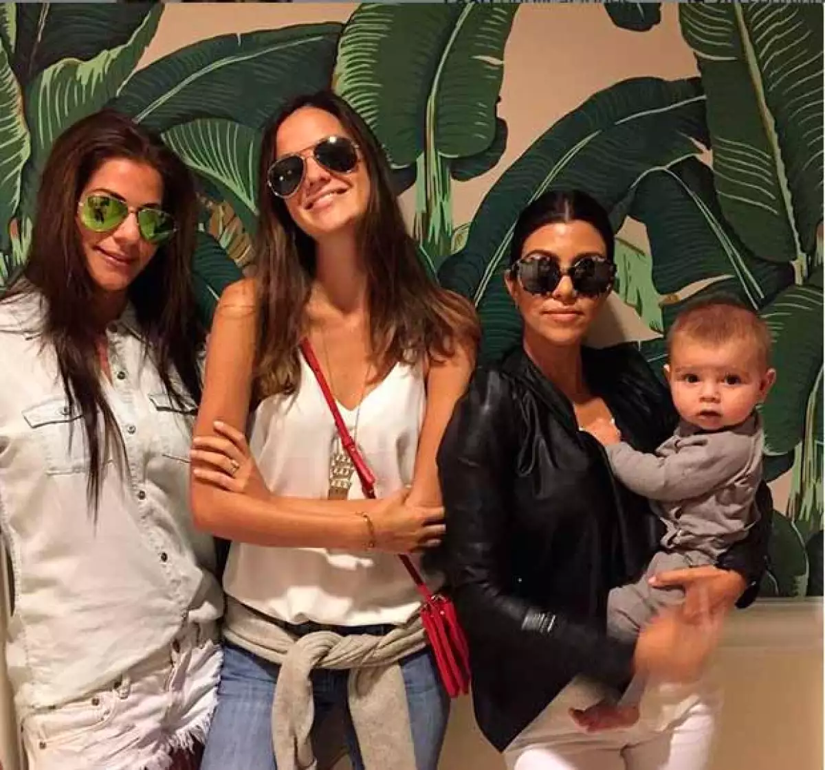 La hermana de Kim Kardashian presumió una nueva imagen de su tercer hijo, Reign, quien ya tiene seis meses de edad.