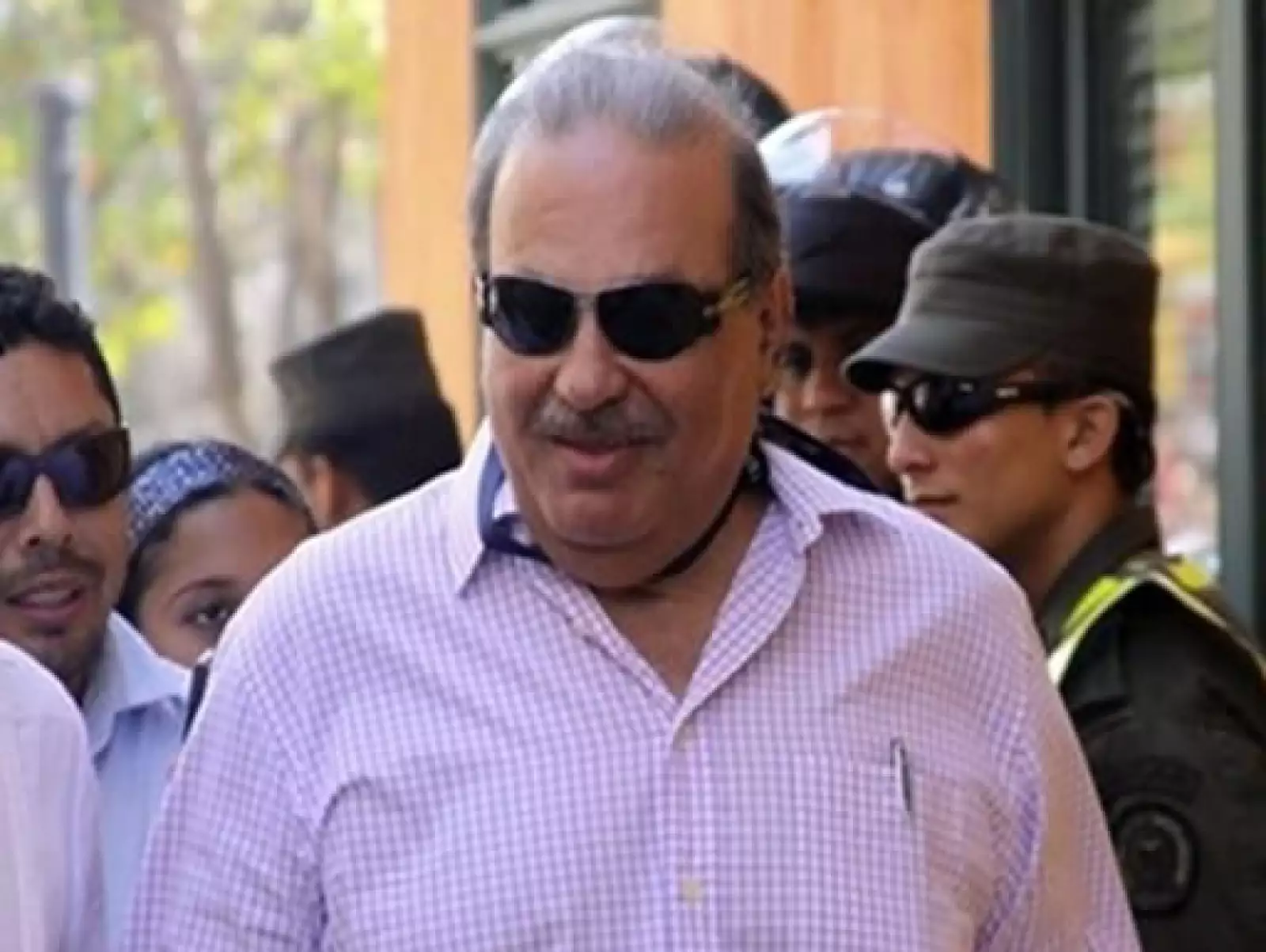 Su presencia en empresas de telecomunicaciones tiene a Carlos Slim Helú y familia en la tercera posición con 35,000 mdd.