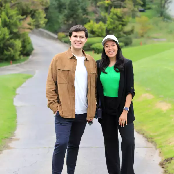 Adrian y Karime Martínez 