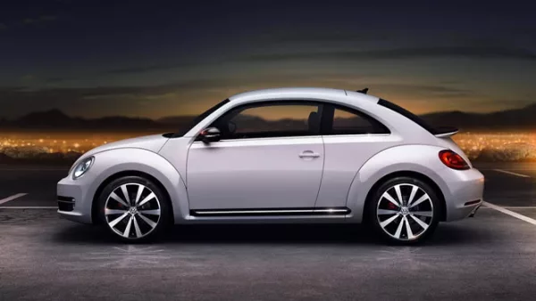 El nuevo modelo tiene diferentes proporciones: 1,800 mm de ancho, 1,486 mm de alto y 4,278 mm de largo.