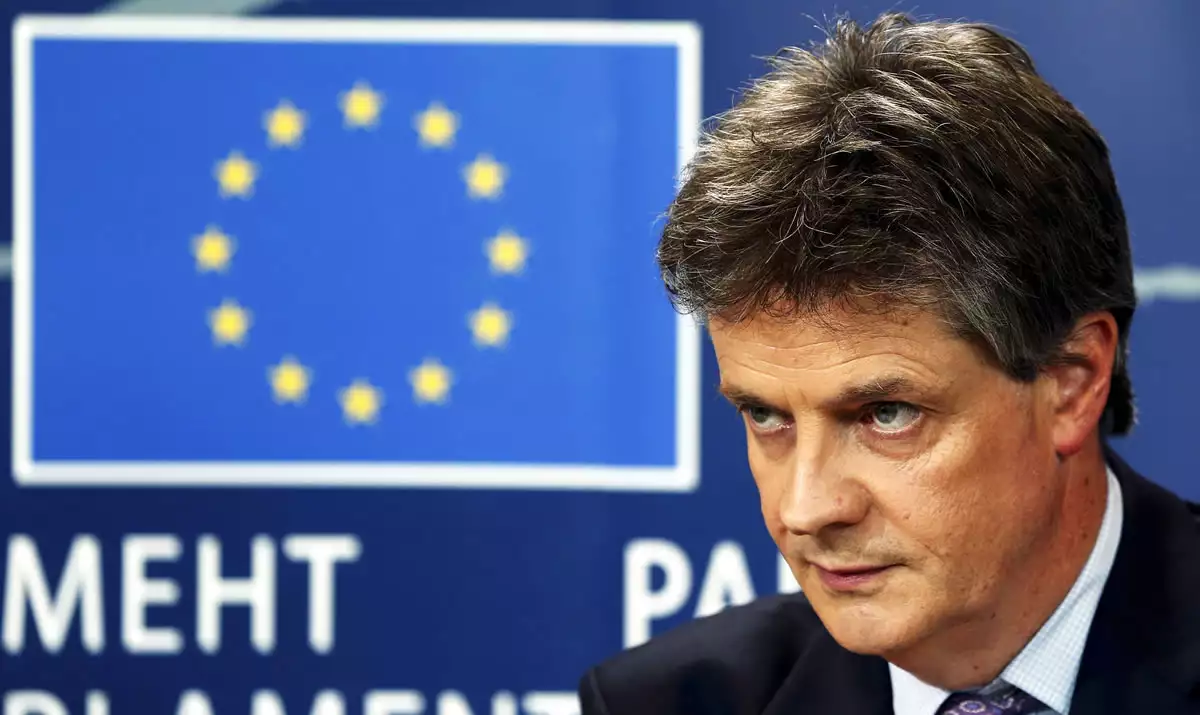 Dimte tras el triunfo del 'Brexit', contra el que había hecho campaña.