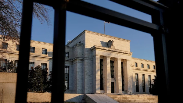 (El edificio de la Reserva Federal se ve en Washington)