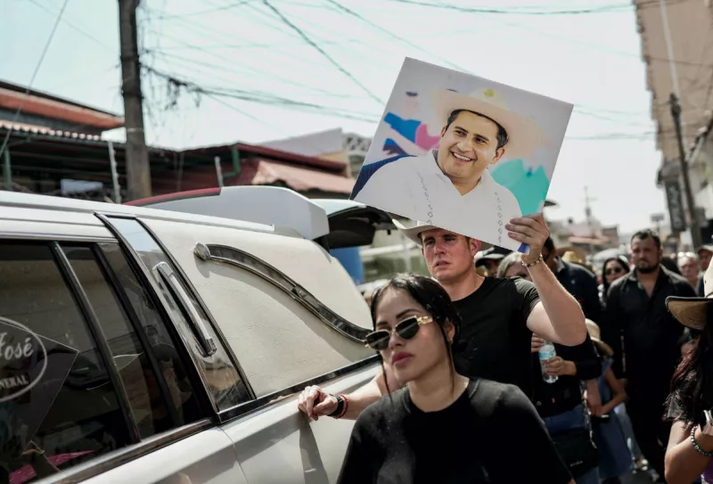 Asesinato de Carlos Manzo enardece a Michoacán: qué pasó tras el atentado contra el alcalde de Uruapan 