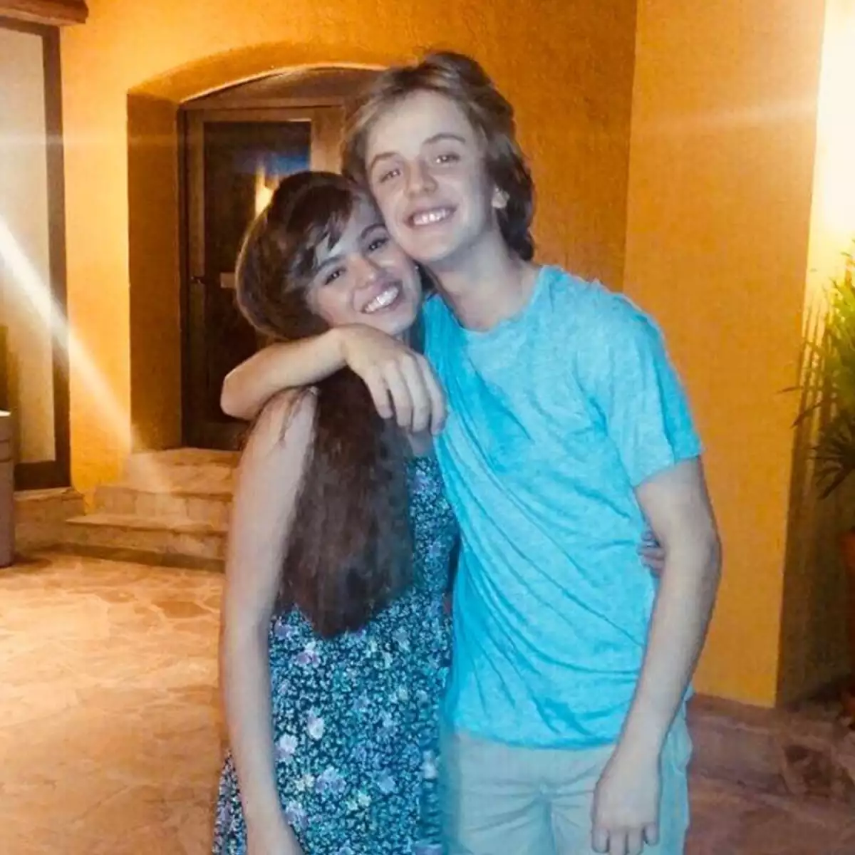 Cori Acosta como Lucerito en la serie de Luis Miguel.