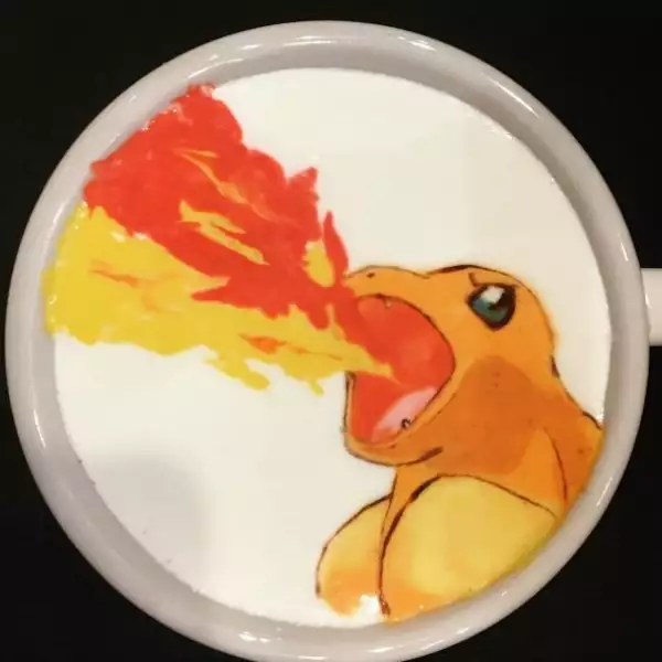 Un camarero surcoreano replica grandes obras de arte en pequeñas tazas de café