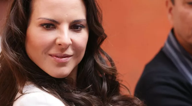 La actriz platicó con un grupo de medios de comunicación para hablar sobre su personaje `Teresa Mendoza´, basada en la historia de Arturo Pérez-Reverte.