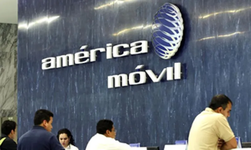 La declaratoria de preponderancia impuesta a AMóvil y Televisa son un avance sin precedentes, dice el Idet. (Foto: Reuters)